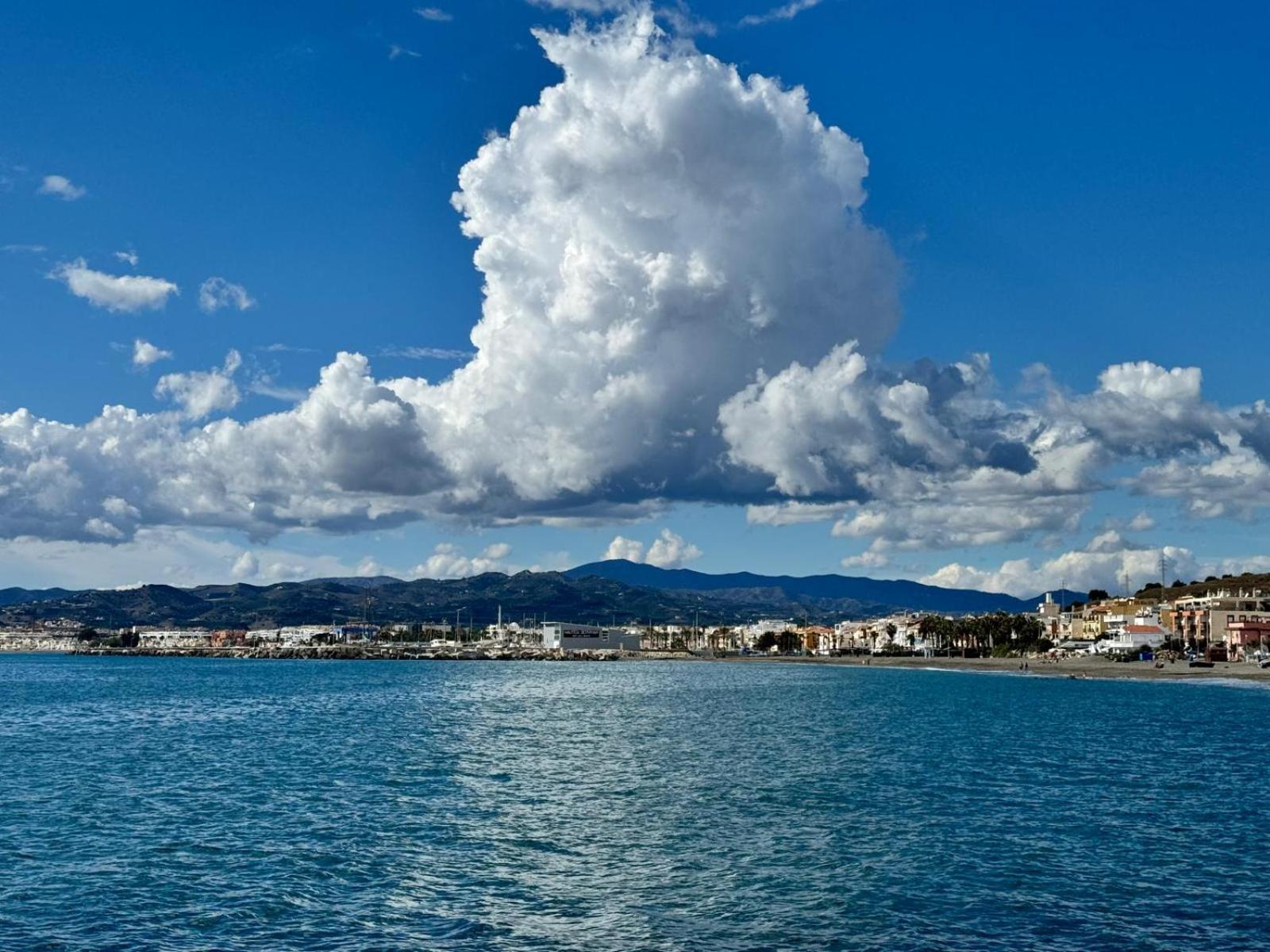 Vila Brisas Del Mar Caleta De Velez Exteriér fotografie